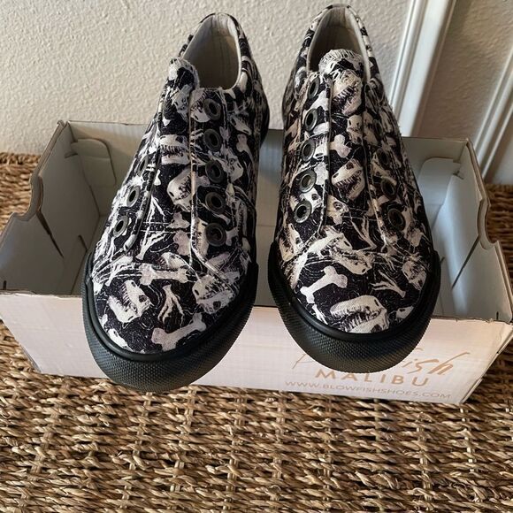 Blowfish Malibu Kids Dinosaur Bones Black and White Loafers New Size 2 - Picture 1 of 15